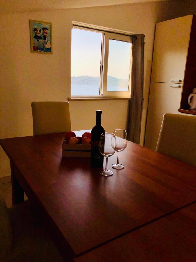 Apartments Mare Kneza Luaran gambar