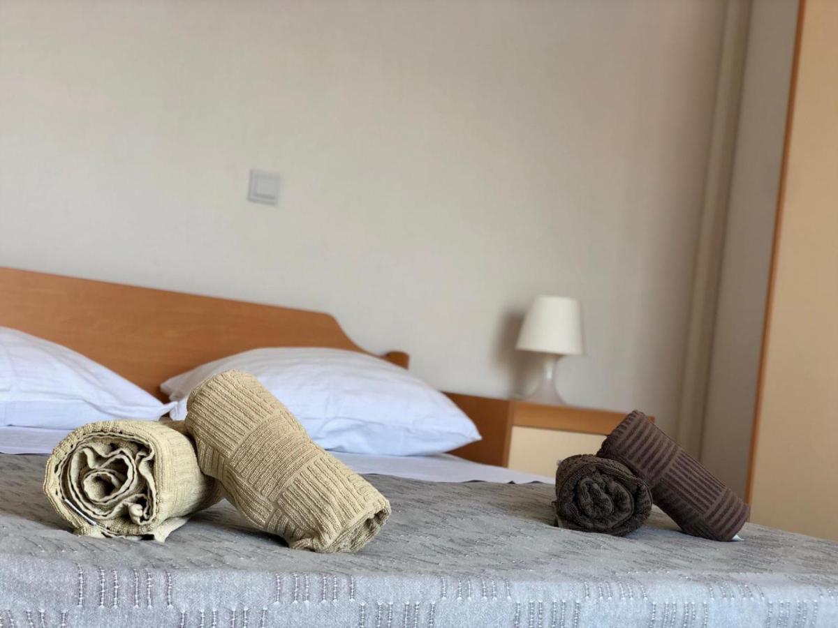 Apartments Mare Kneza Luaran gambar